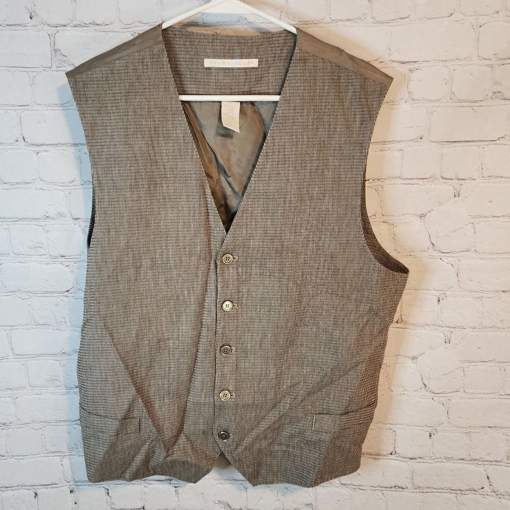 Men's Perry Ellis suit vest, size Large